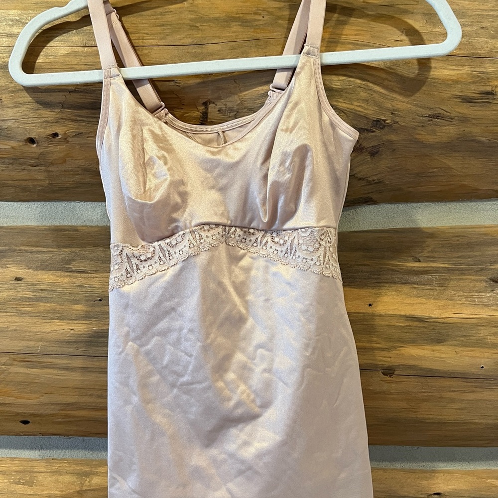 Ruby Ribbon Nude Cami - Picture 4 of 7